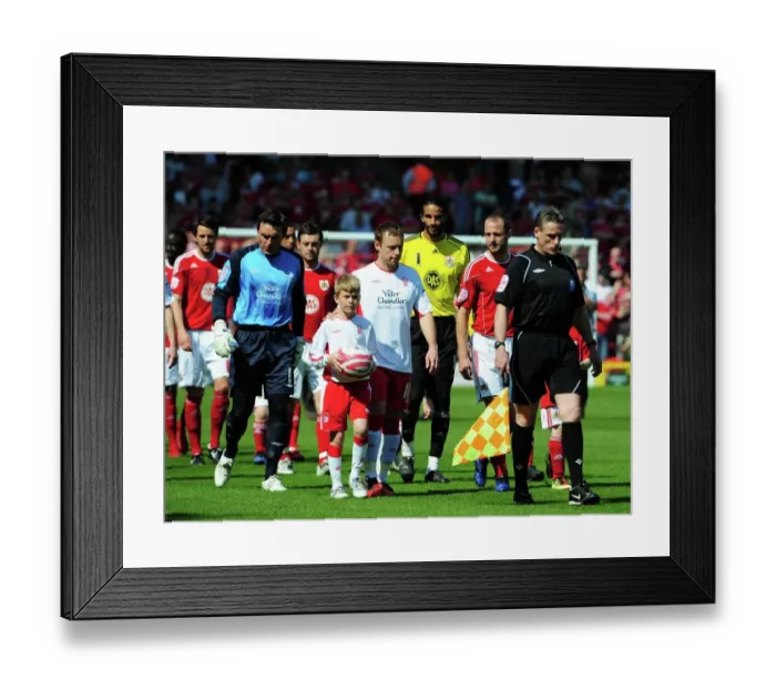 Framed Print : Bristol City vs. Nottingham Forest: A Football Rivalry - Season 10-11 Framed Print : Bristol City vs. Nottingham Forest: A Football Rivalry - Season 10-11