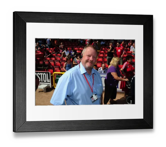 Framed Print : Bristol City vs Nottingham Forest: A Football Showdown - Season 10-11 Framed Print : Bristol City vs Nottingham Forest: A Football Showdown - Season 10-11