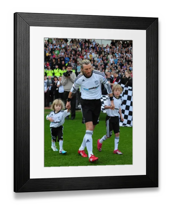 Framed Print : Robbie Savage Bids Farewell: Last Game at Pride Park with Children (Derby County vs. Bristol City, 2011)