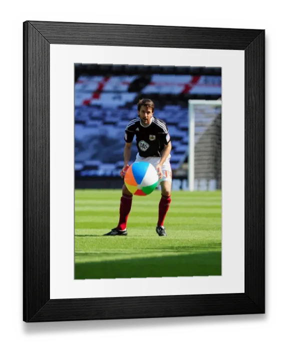 Framed Print : Cole Skuse of Bristol City in Action against Derby County, Championship Match, Pride Park, Derby, England - 30 / 04 / 2011
