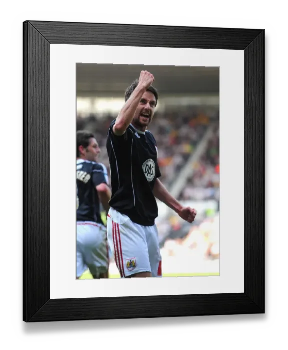Framed Print : Bristol City's Cole Skuse Scores the Decisive Goal Against Derby County in Championship Match, April 30, 2011 Framed Print : Bristol City's Cole Skuse Scores the Decisive Goal Against Derby County in Championship Match, April 30, 2011