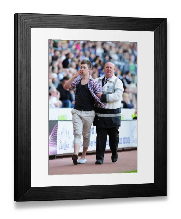 Framed Print : Championship Showdown: Derby County vs. Bristol City - 30th April 2011 Framed Print : Championship Showdown: Derby County vs. Bristol City - 30th April 2011