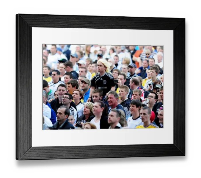 Framed Print : Emotional Farewell: Robbie Savage Bids Adieu to Derby County Fans in His Last Championship Game at Pride Park (30 / 04 / 2011) Framed Print : Emotional Farewell: Robbie Savage Bids Adieu to Derby County Fans in His Last Championship Game at Pride Park (30 / 04 / 2011)