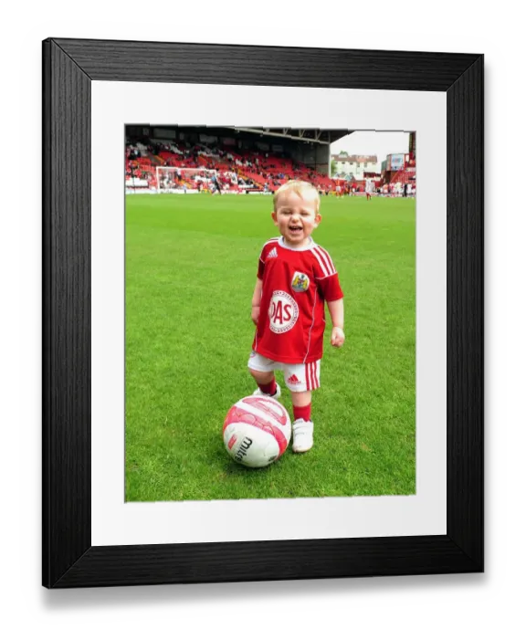 Framed Print : Championship Showdown: Bristol City vs Hull City at Ashton Gate Stadium (07 / 05 / 2011) Framed Print : Championship Showdown: Bristol City vs Hull City at Ashton Gate Stadium (07 / 05 / 2011)