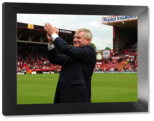 Emotional Farewell: Steve Lansdown's Last Game as Bristol City Chairman (07 / 05 / 2011) - Championship Match vs. Hull City