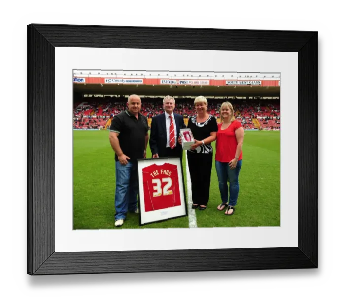 Framed Print : Championship Showdown: Bristol City vs Hull City at Ashton Gate Stadium - May 7, 2011