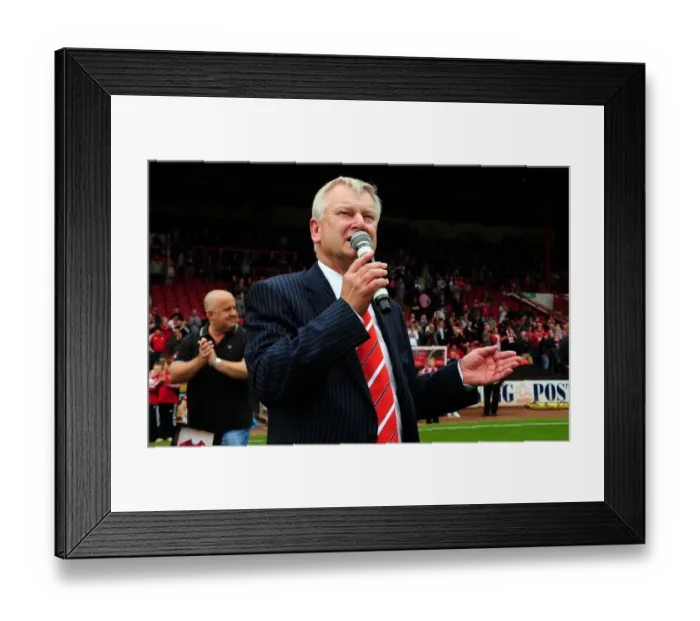 Framed Print : Emotional Farewell: Steve Lansdown Bids Adieu as Bristol City Football Club Chairman (07 / 05 / 2011) Framed Print : Emotional Farewell: Steve Lansdown Bids Adieu as Bristol City Football Club Chairman (07 / 05 / 2011)