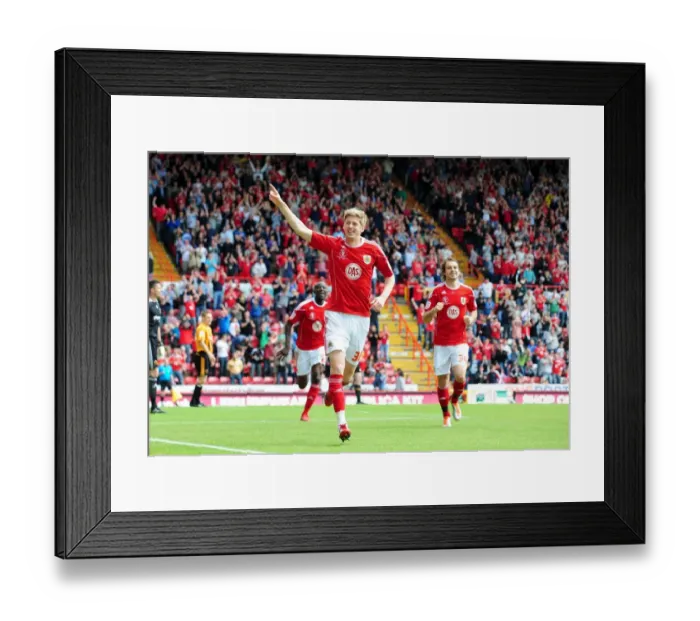 Framed Print : Jon Stead Scores Opening Goal: Championship Showdown between Bristol City and Hull City (07 / 05 / 2011) Framed Print : Jon Stead Scores Opening Goal: Championship Showdown between Bristol City and Hull City (07 / 05 / 2011)