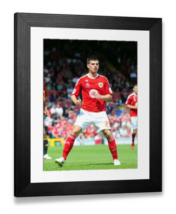 Framed Print : Bristol City's Joe Edwards Makes Championship Debut Against Hull City - 07 / 05 / 2011 Framed Print : Bristol City's Joe Edwards Makes Championship Debut Against Hull City - 07 / 05 / 2011