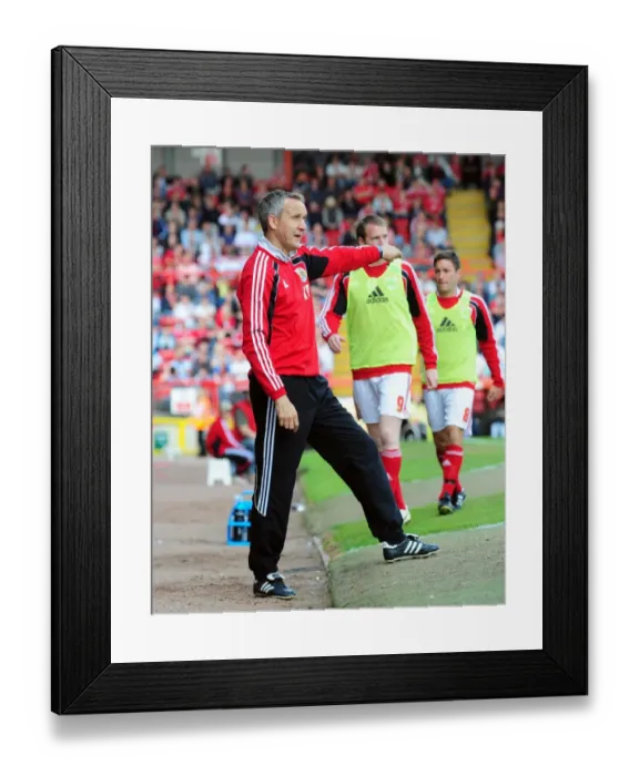 Framed Print : Keith Milen Leads Bristol City Against Hull City in Championship Showdown at Ashton Gate, 07 / 05 / 2011 Framed Print : Keith Milen Leads Bristol City Against Hull City in Championship Showdown at Ashton Gate, 07 / 05 / 2011