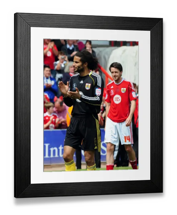 Framed Print : David James in Action: Bristol City vs. Hull City, Championship Match at Ashton Gate Stadium (07 / 05 / 2011)