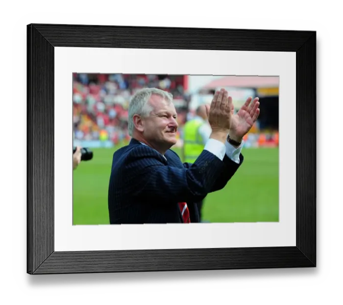 Framed Print : Emotional Steve Lansdown Bids Farewell as Bristol City FC Chairman (vs Hull City, 07-05-2011)