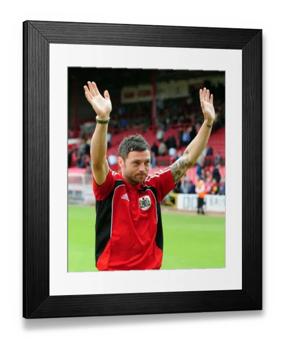 Framed Print : Bristol City's Ivan Sproule in Action during the Championship Clash against Hull City at Ashton Gate Stadium (07 / 05 / 2011) Framed Print : Bristol City's Ivan Sproule in Action during the Championship Clash against Hull City at Ashton Gate Stadium (07 / 05 / 2011)