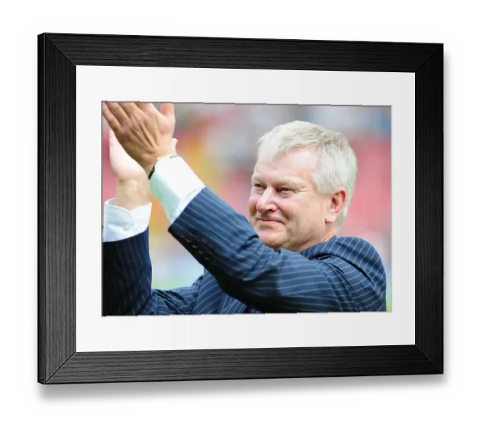 Framed Print : Emotional Farewell: Steve Lansdown's Last Game as Bristol City Chairman (vs Hull City, 07 / 05 / 2011)