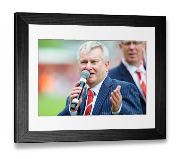 Framed Print : Emotional Farewell: Steve Lansdown's Last Game as Bristol City Chairman (Bristol City vs Hull City, May 7, 2011)