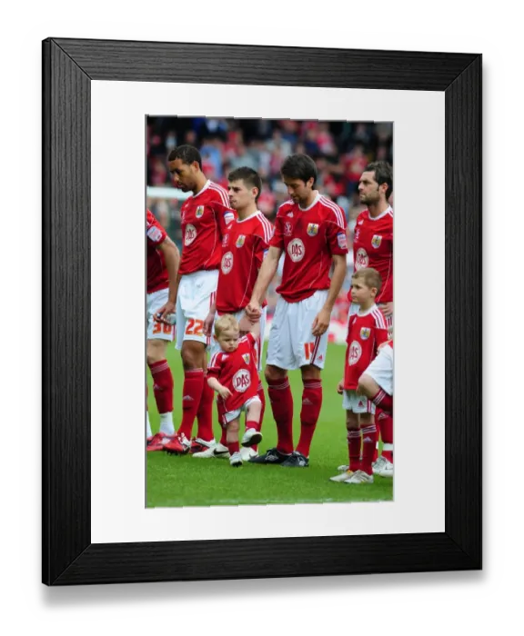 Framed Print : Championship Showdown: Bristol City vs Hull City at Ashton Gate Stadium (07 / 05 / 2011)
