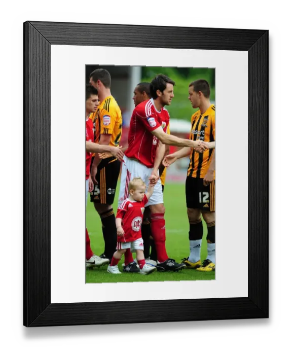 Framed Print : Championship Showdown: Bristol City vs Hull City at Ashton Gate Stadium (07 / 05 / 2011) Framed Print : Championship Showdown: Bristol City vs Hull City at Ashton Gate Stadium (07 / 05 / 2011)