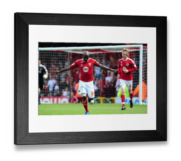 Framed Print : Championship Thriller: Jamal Campbell-Ryce's Dramatic Last-Gasp Goal for Bristol City (07-05-2011) Framed Print : Championship Thriller: Jamal Campbell-Ryce's Dramatic Last-Gasp Goal for Bristol City (07-05-2011)