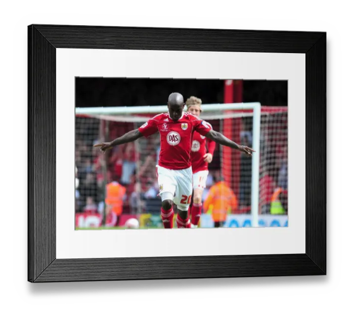 Framed Print : Jamal Campbell-Ryce's Dramatic Last-Minute Goal: Bristol City Secures Championship Victory Over Hull City (07-05-2011)
