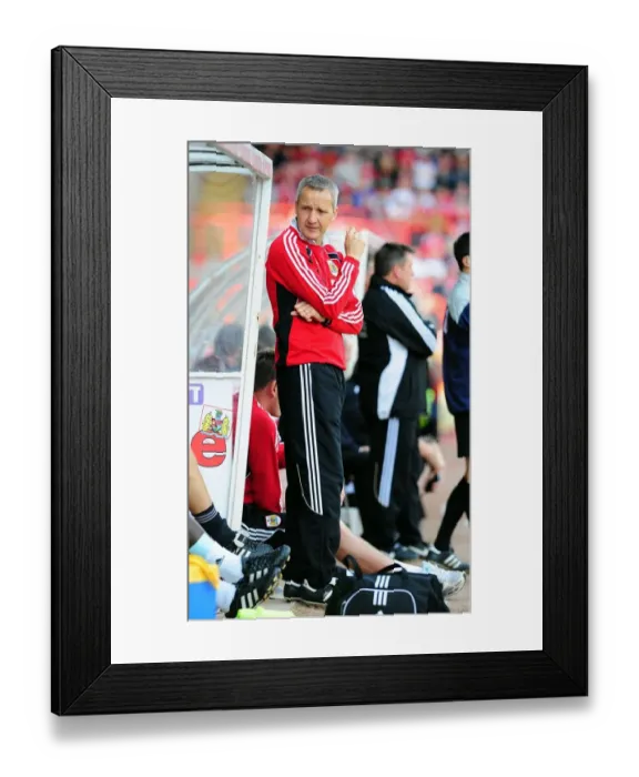 Framed Print : Championship Showdown: Bristol City vs Hull City at Ashton Gate Stadium (07 / 05 / 2011) Framed Print : Championship Showdown: Bristol City vs Hull City at Ashton Gate Stadium (07 / 05 / 2011)