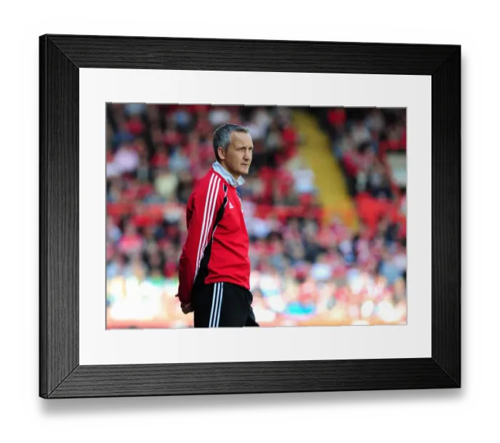 Framed Print : Keith Milen Leads Bristol City in Championship Showdown against Hull City at Ashton Gate, May 7, 2011