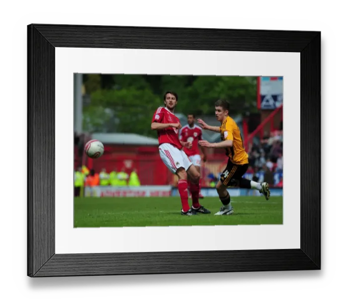 Framed Print : Championship Showdown: Bristol City vs Hull City at Ashton Gate Stadium (07 / 05 / 2011)