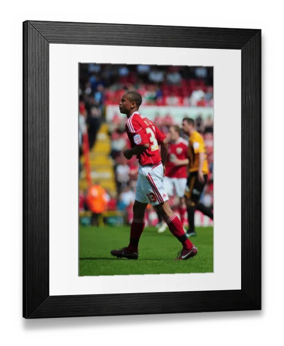 Framed Print : Championship Showdown: Bristol City vs Hull City at Ashton Gate Stadium - May 7, 2011 Framed Print : Championship Showdown: Bristol City vs Hull City at Ashton Gate Stadium - May 7, 2011