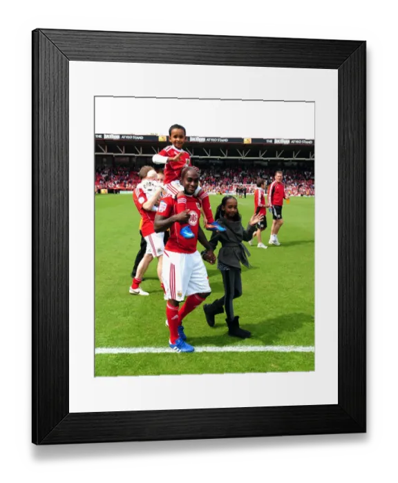 Framed Print : Championship Showdown: Bristol City vs. Hull City at Ashton Gate Stadium - May 7, 2011 Framed Print : Championship Showdown: Bristol City vs. Hull City at Ashton Gate Stadium - May 7, 2011
