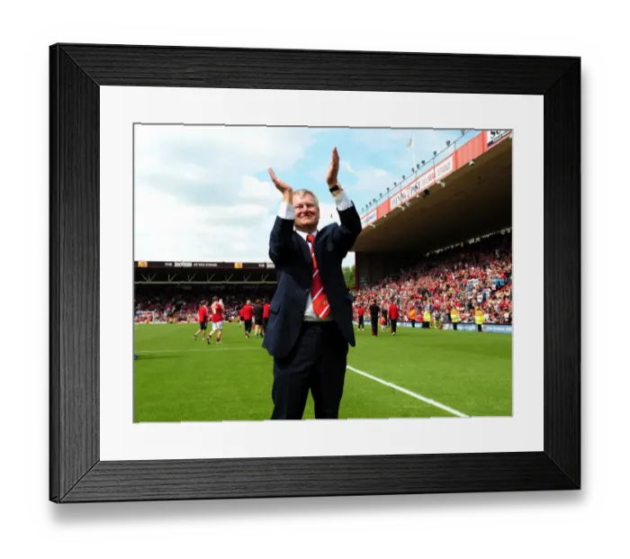Framed Print : Emotional Steve Lansdown Bids Farewell as Bristol City FC Chairman (vs Hull City, 07 / 05 / 2011) Framed Print : Emotional Steve Lansdown Bids Farewell as Bristol City FC Chairman (vs Hull City, 07 / 05 / 2011)