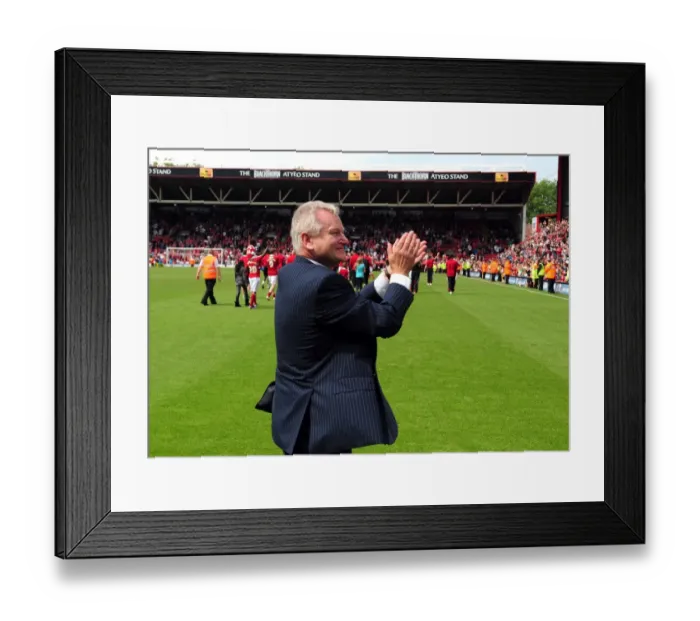 Framed Print : Emotional Steve Lansdown Bids Farewell as Bristol City FC Chairman (vs Hull City, 07 / 05 / 2011) Framed Print : Emotional Steve Lansdown Bids Farewell as Bristol City FC Chairman (vs Hull City, 07 / 05 / 2011)