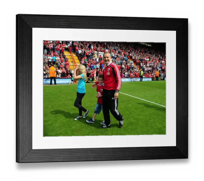Framed Print : Keith Miljen Leads Bristol City in Championship Showdown Against Hull City at Ashton Gate, May 7, 2011 Framed Print : Keith Miljen Leads Bristol City in Championship Showdown Against Hull City at Ashton Gate, May 7, 2011