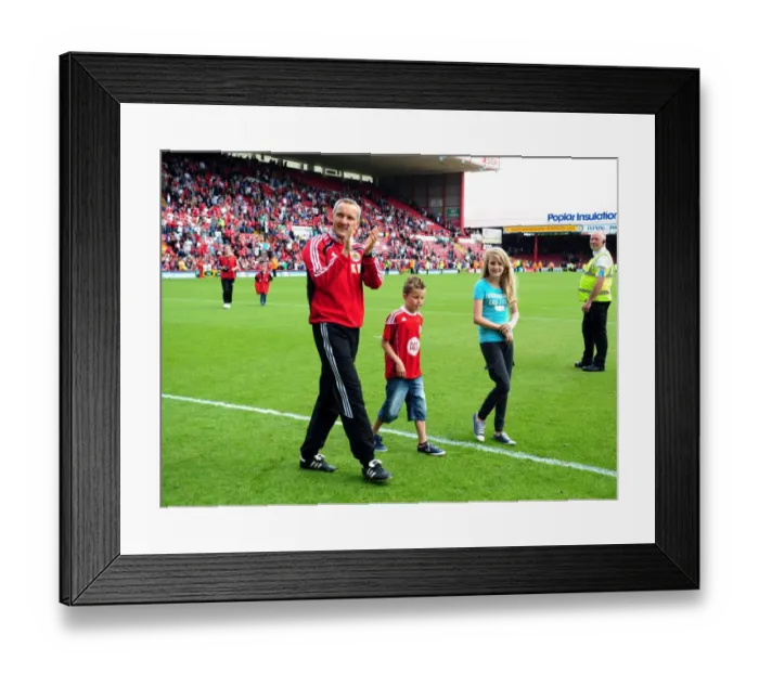 Framed Print : Keith Milien Leads Bristol City Against Hull City in Championship Showdown at Ashton Gate Stadium (07 / 05 / 2011) Framed Print : Keith Milien Leads Bristol City Against Hull City in Championship Showdown at Ashton Gate Stadium (07 / 05 / 2011)