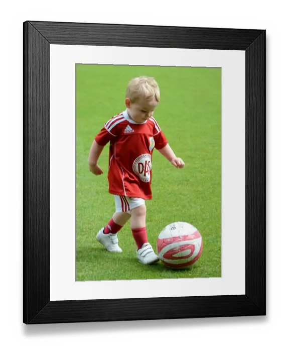 Framed Print : Football Rivalry: Bristol City vs Hull City - Season 10-11
