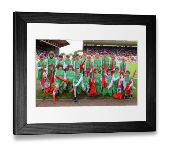 Framed Print : Football Rivalry: Bristol City vs Hull City - Season 10-11