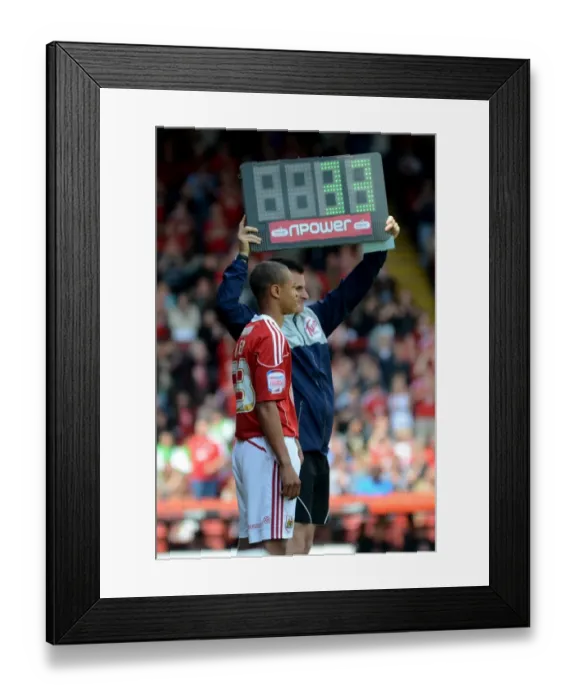 Framed Print : Bristol City v Hull City