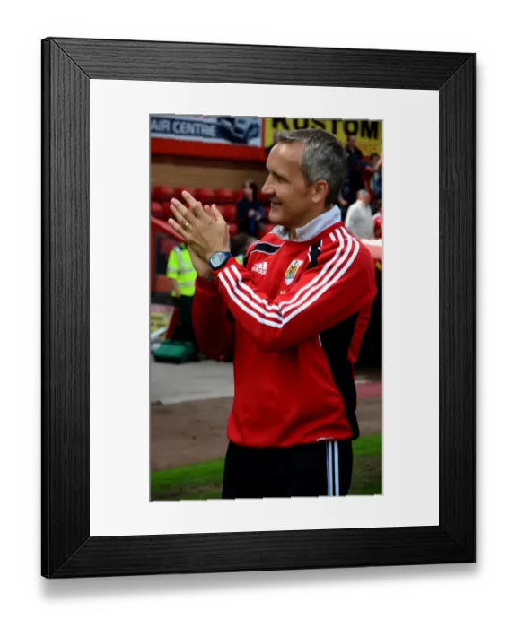 Framed Print : Bristol City vs Hull City: 2010-11 Football Showdown - Season 10-11 Framed Print : Bristol City vs Hull City: 2010-11 Football Showdown - Season 10-11
