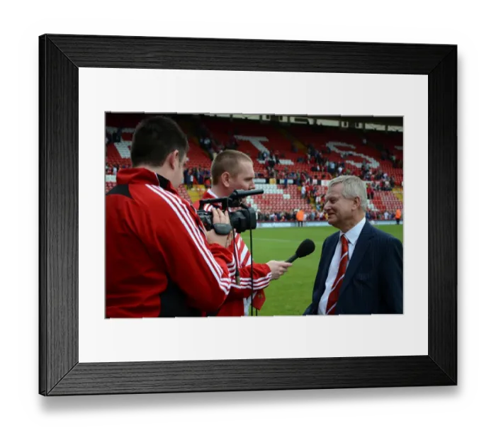 Framed Print : Football Rivalry: Bristol City vs Hull City - Season 10-11