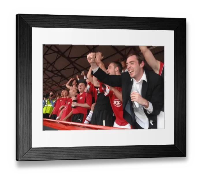 Framed Print : Richard Keogh-Promotion Framed Print : Richard Keogh-Promotion