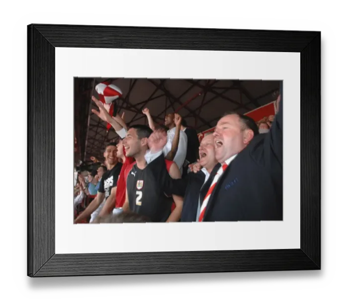 Framed Print : Gary Johnson Steve Lansdown-Promotion Framed Print : Gary Johnson Steve Lansdown-Promotion