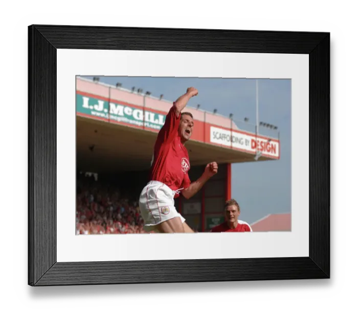 Framed Print : Alex Russell-Promotion