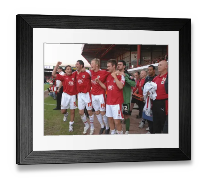 Framed Print : Bench-Promotion Framed Print : Bench-Promotion