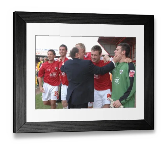 Framed Print : Bristol City FC: Celebrating Promotion to the Championship Framed Print : Bristol City FC: Celebrating Promotion to the Championship