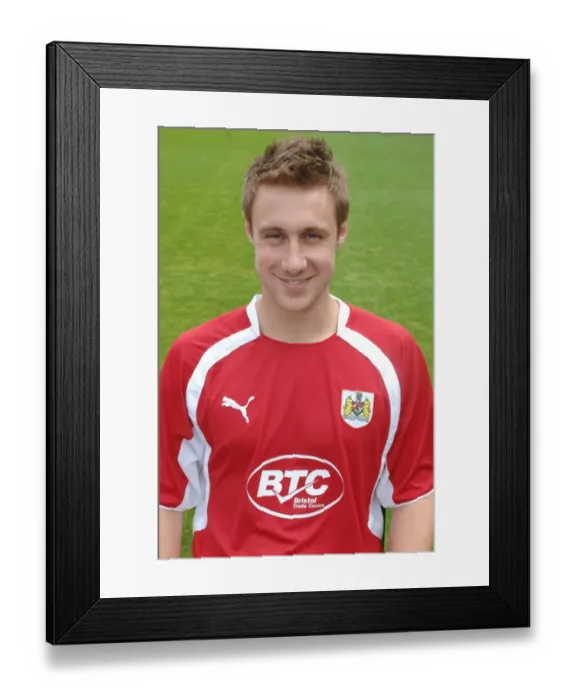 Framed Print : David Noble in Action for Bristol City Football Club Framed Print : David Noble in Action for Bristol City Football Club