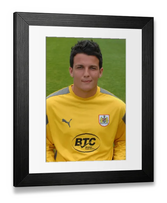 Framed Print : Stephen Henderson: Focused and Ready in Bristol City Goalkeeper Jersey Framed Print : Stephen Henderson: Focused and Ready in Bristol City Goalkeeper Jersey