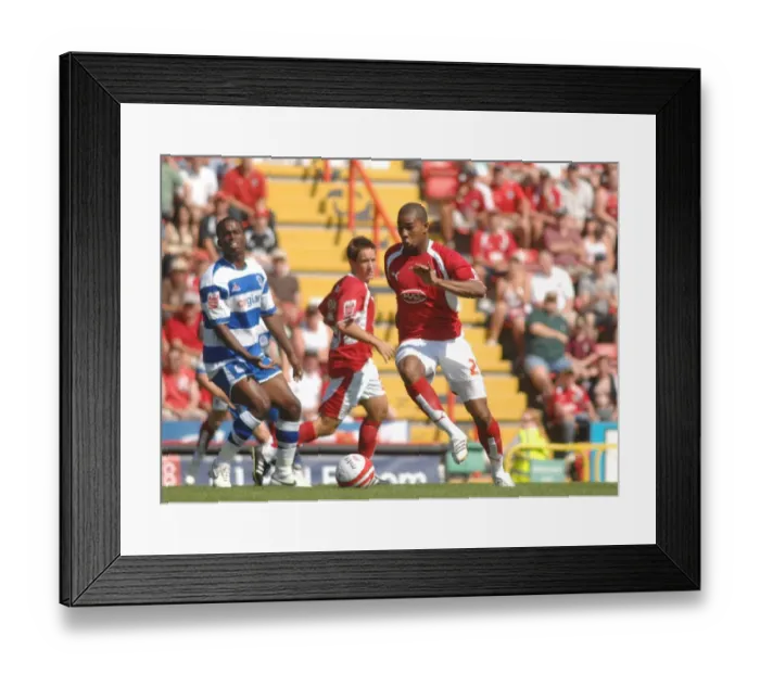 Framed Print : Bristol City vs. QPR: Marvin Elliott in Action