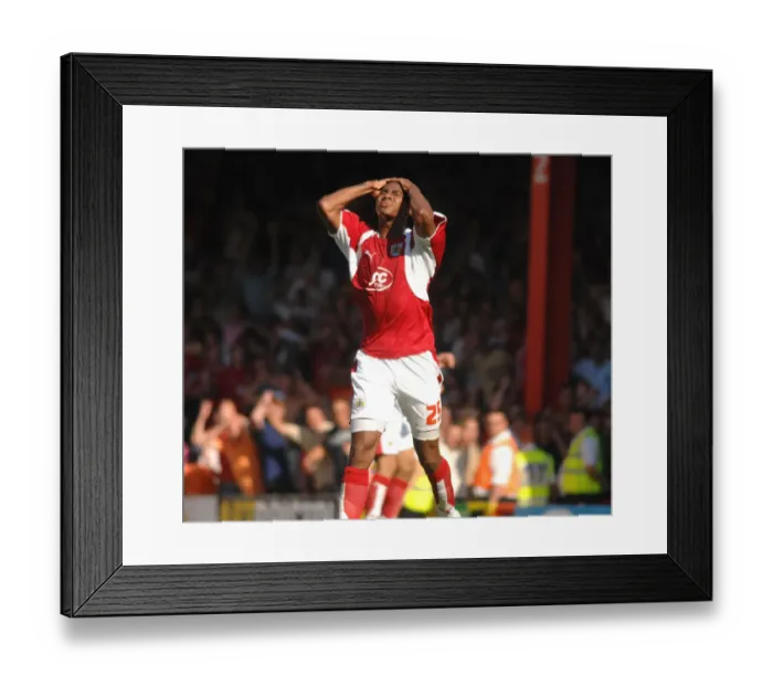 Framed Print : Bristol City vs. QPR: Marvin Elliott in Action Framed Print : Bristol City vs. QPR: Marvin Elliott in Action