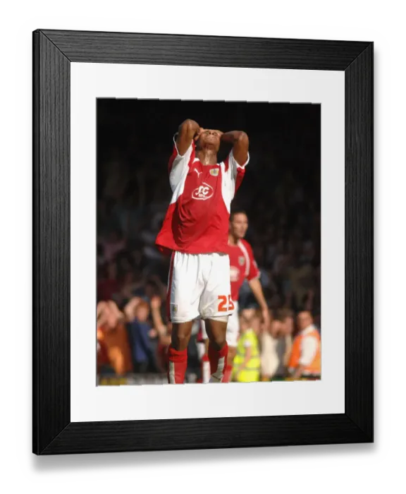 Framed Print : Bristol City vs. QPR: Marvin Elliott in Action Framed Print : Bristol City vs. QPR: Marvin Elliott in Action