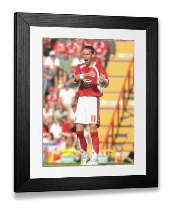 Framed Print : Michael McIndoe in Action: Bristol City vs. QPR Framed Print : Michael McIndoe in Action: Bristol City vs. QPR
