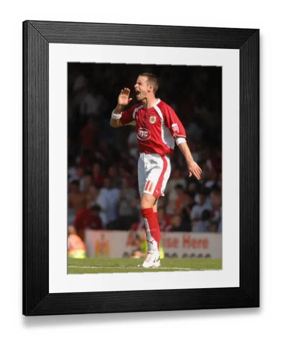 Framed Print : Michael McIndoe in Action Against QPR: Bristol City vs QPR Framed Print : Michael McIndoe in Action Against QPR: Bristol City vs QPR