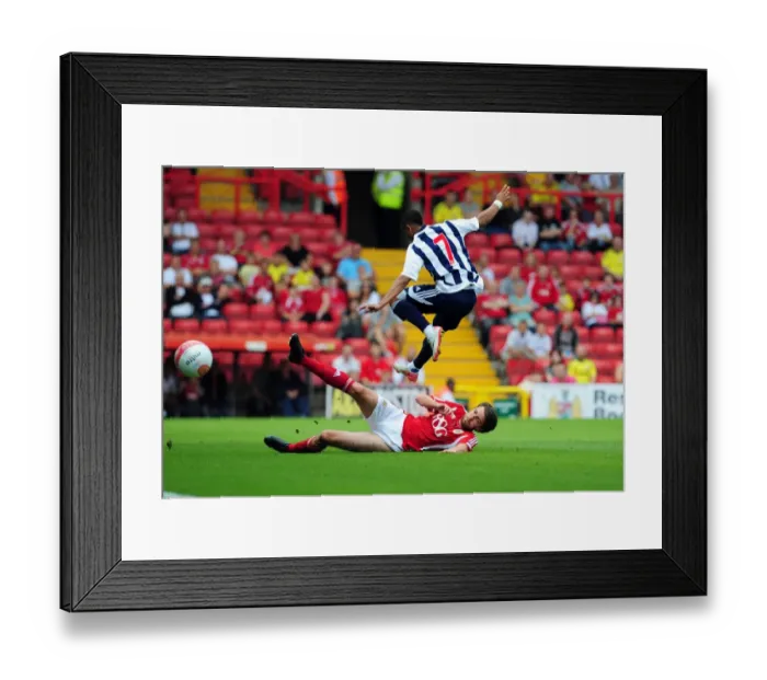 Framed Print : Cole Skuse's Defiant Moment: Bristol City vs. West Brom, 2011 Championship Clash
